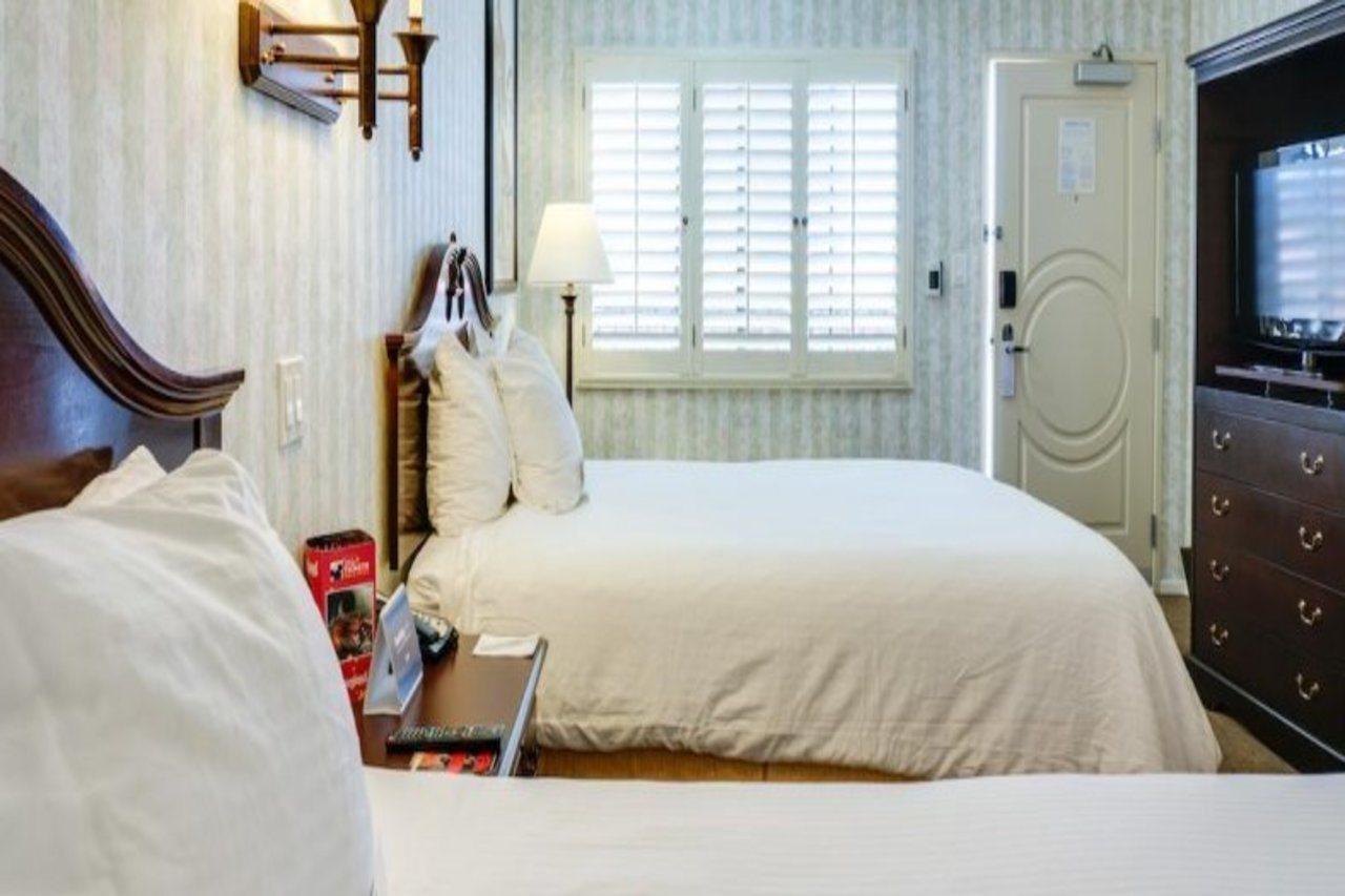 Carousel Inn And Suites 阿纳海姆 外观 照片