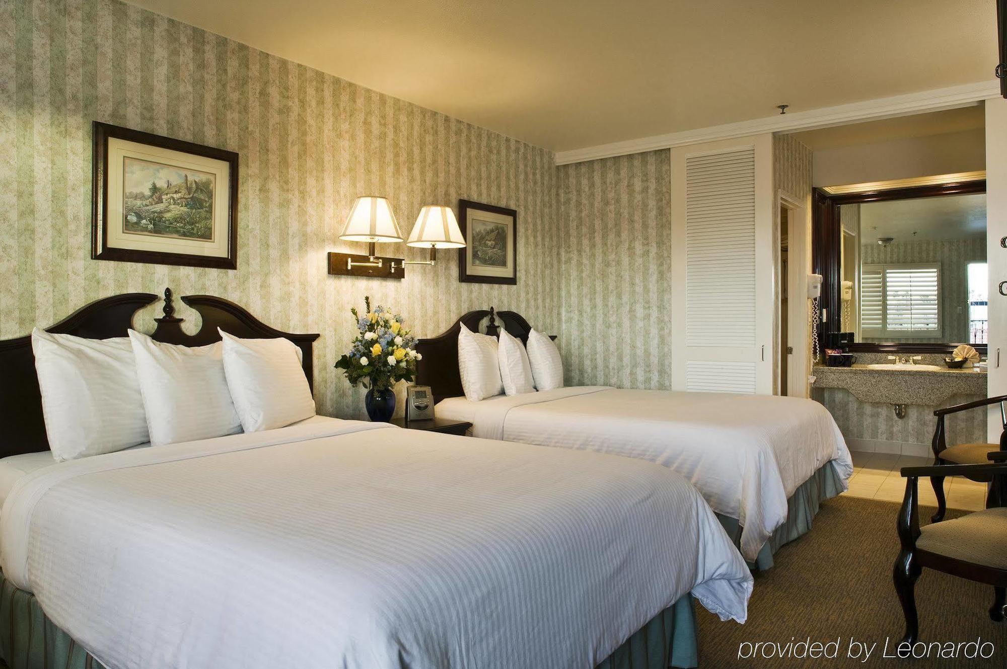 Carousel Inn And Suites 阿纳海姆 客房 照片