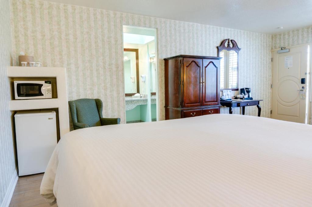 Carousel Inn And Suites 阿纳海姆 外观 照片