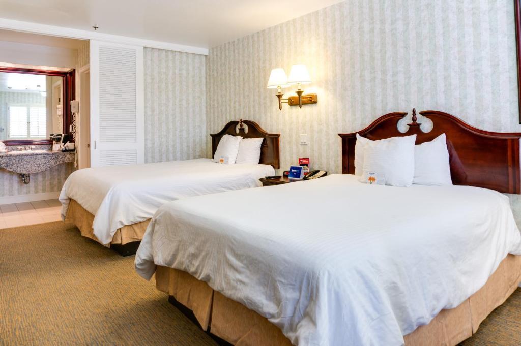 Carousel Inn And Suites 阿纳海姆 外观 照片
